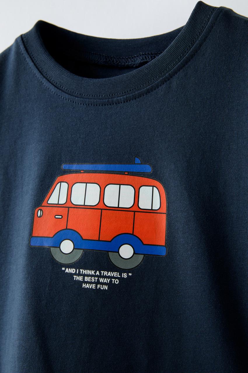Polera estampado autos