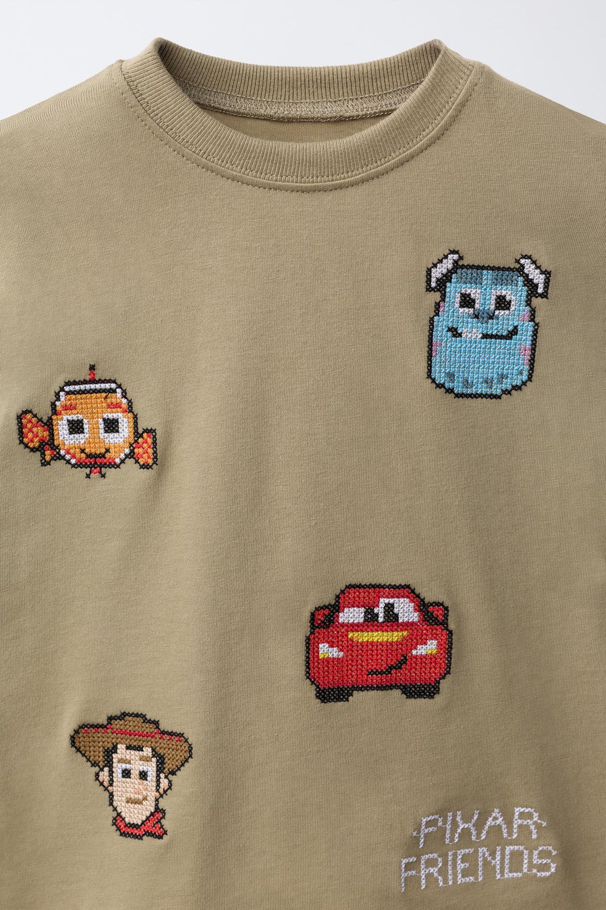 Polera disney pixar