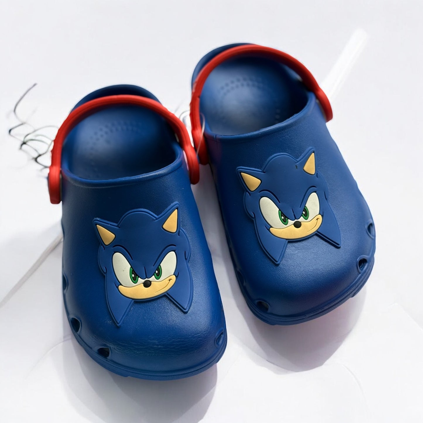 Zuecos sonic con luces