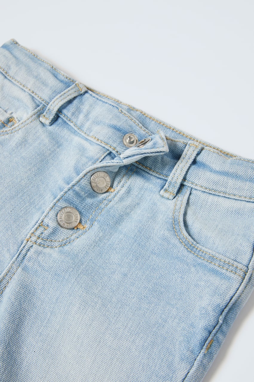 Jeans flare desflecado