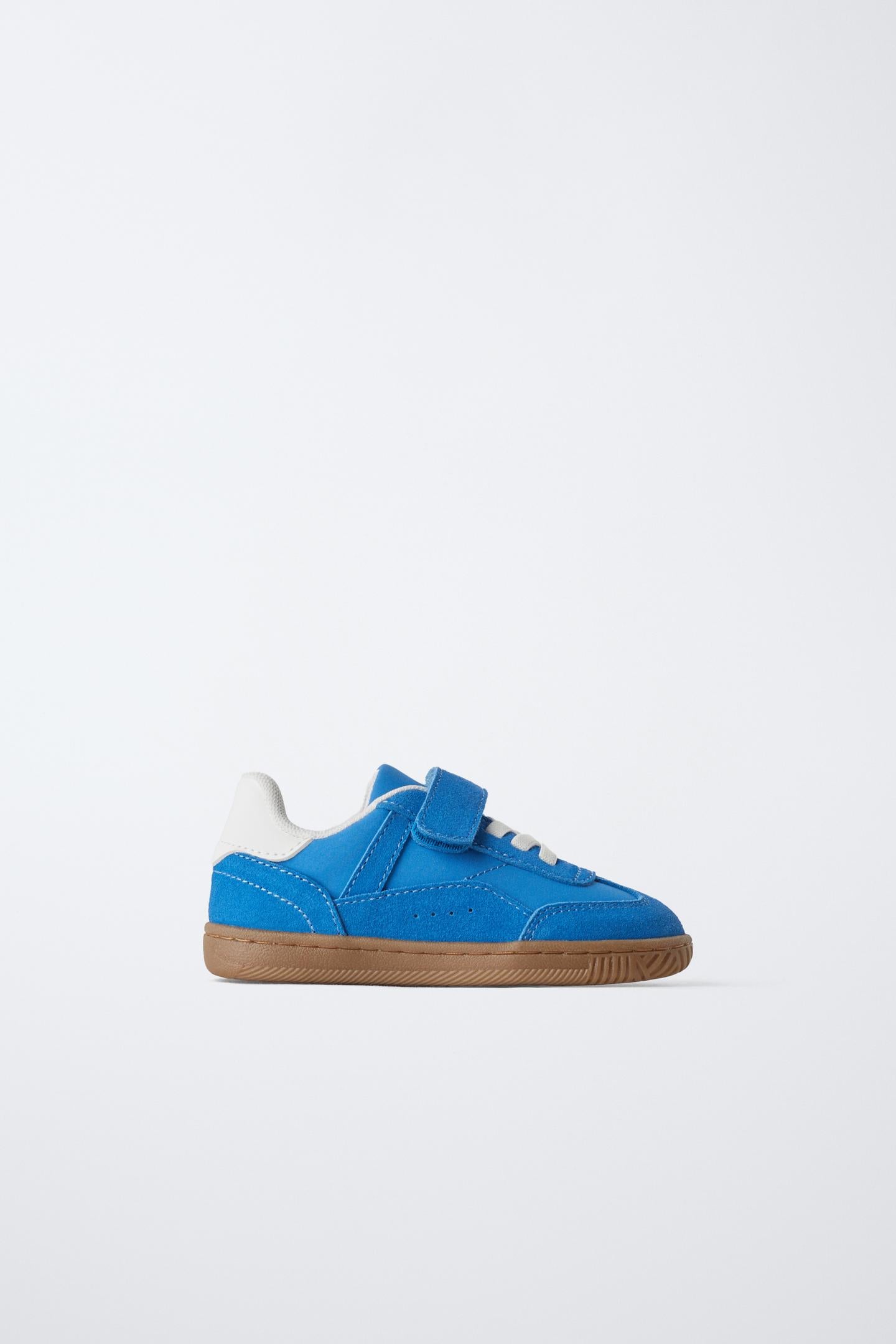 zapato azul retro
