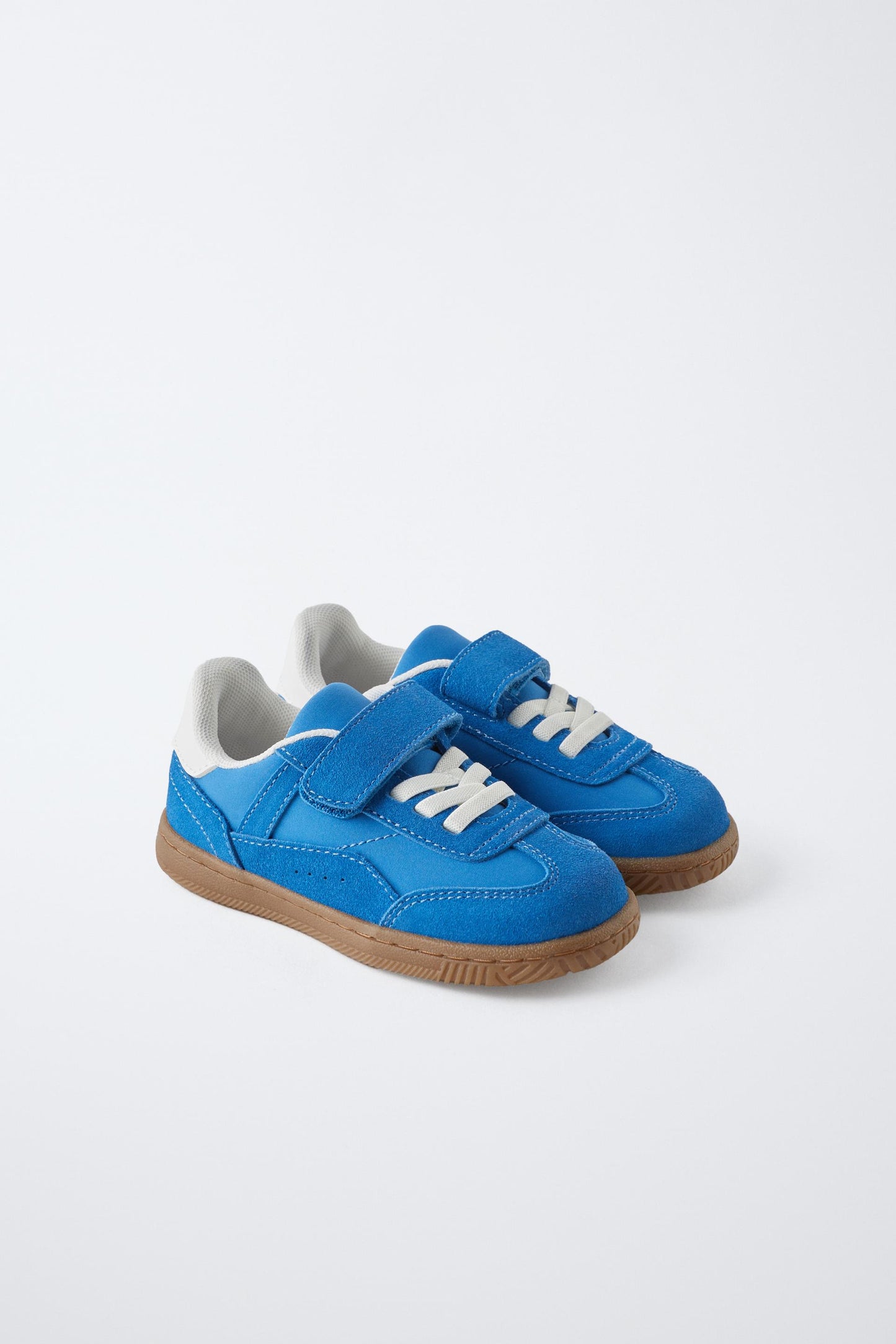 zapato azul retro