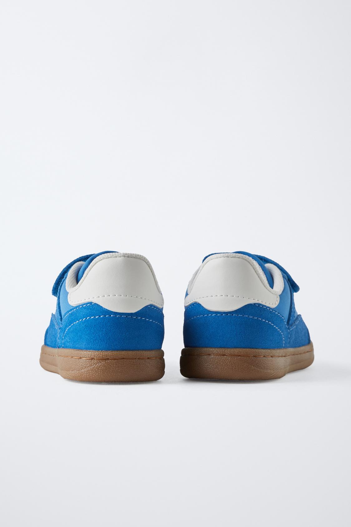 zapato azul retro