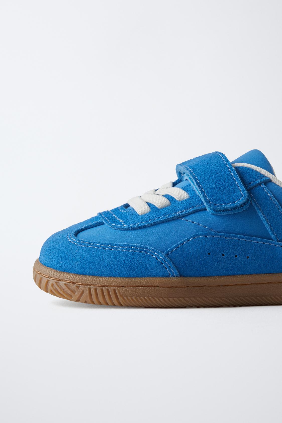 zapato azul retro