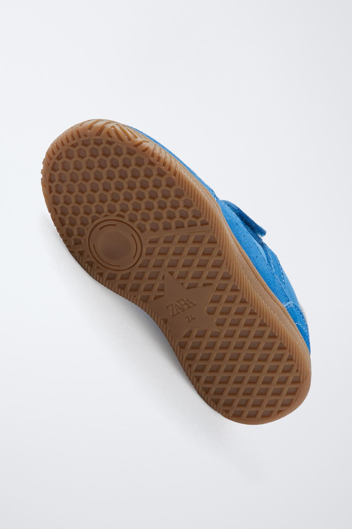 zapato azul retro