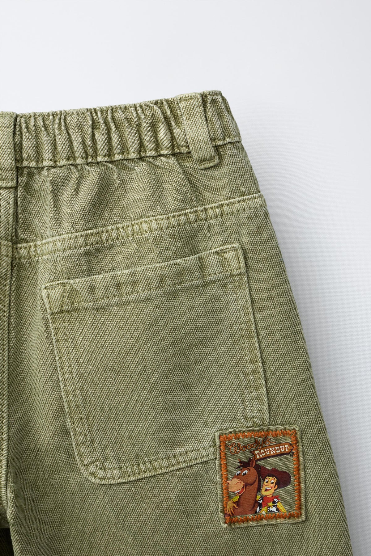 Pantalón jean baggy parches