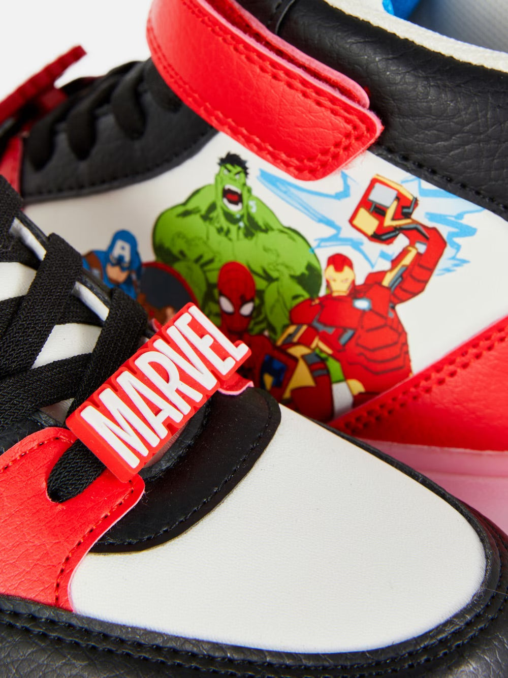 Zapatos marvel con luces