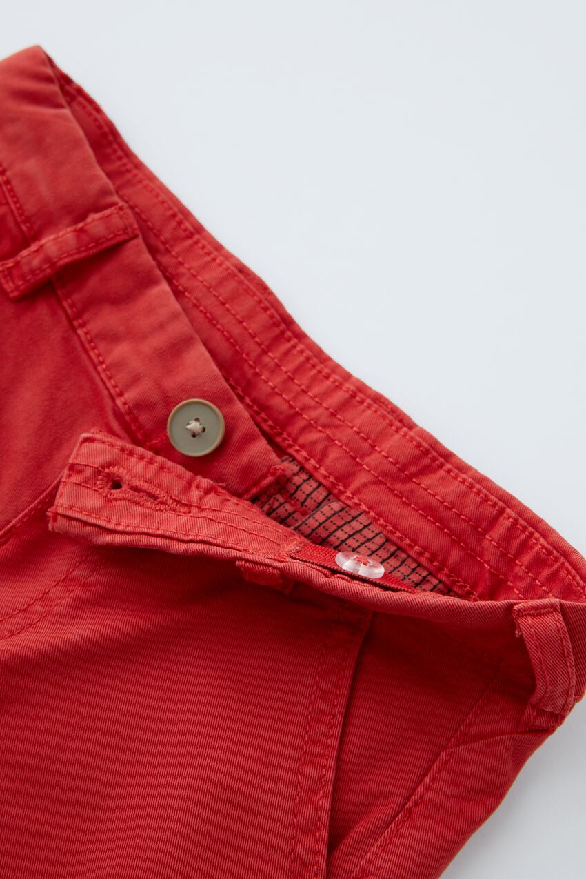 Short roja