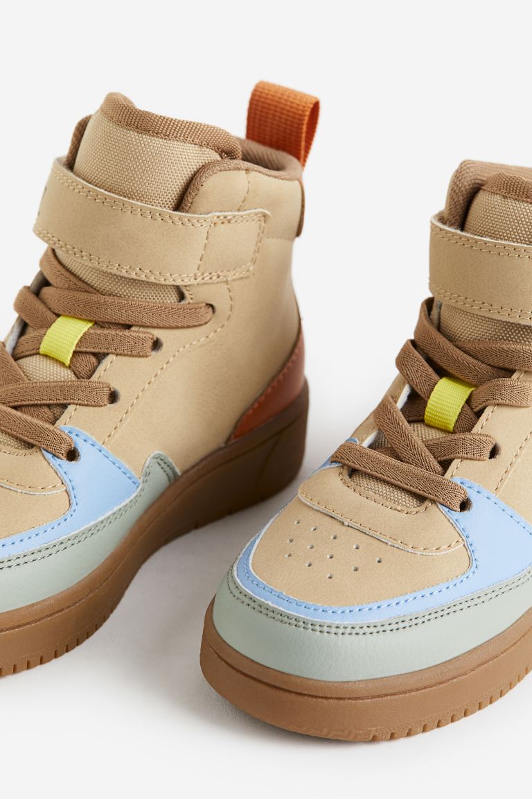 Zapatos altos pokemon