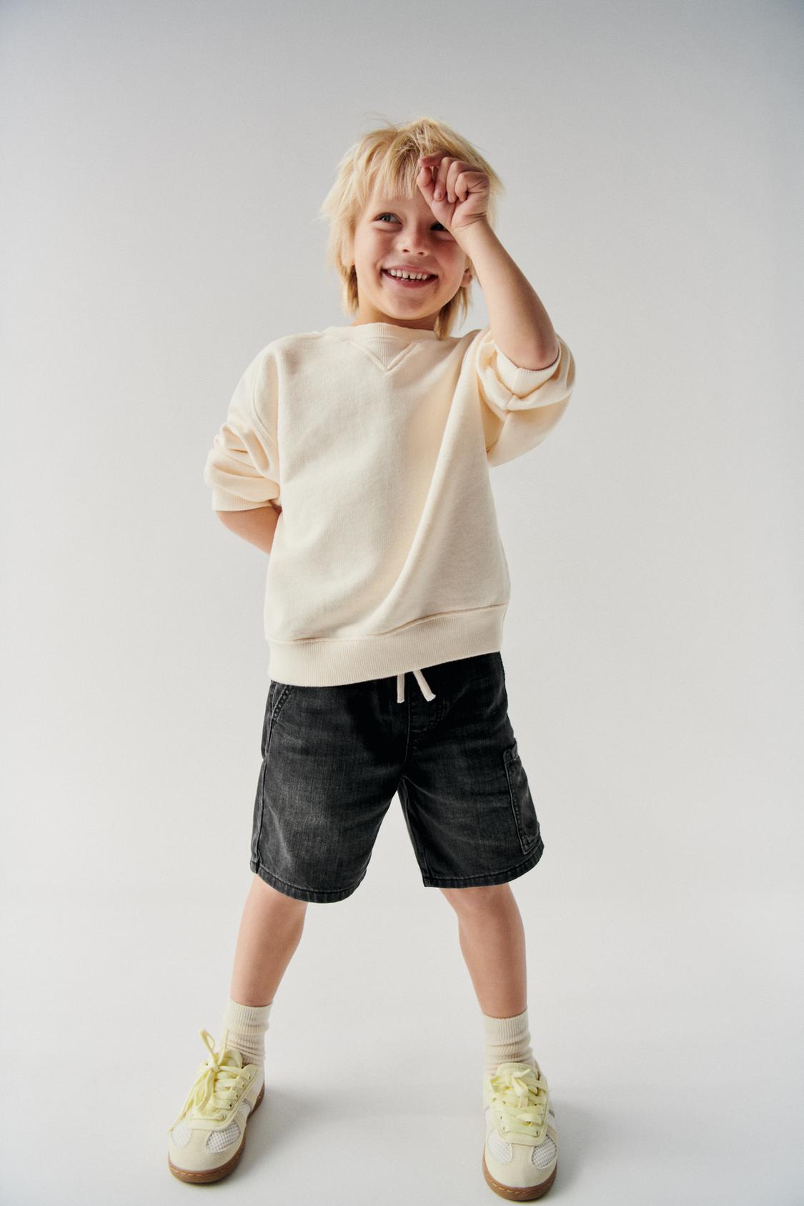 Short jean con bolsillo delantero