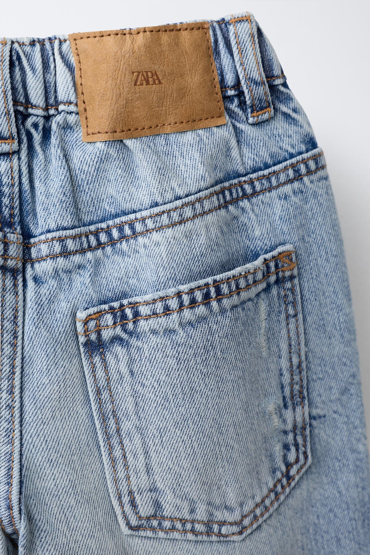 Pantalon jean straight rotos