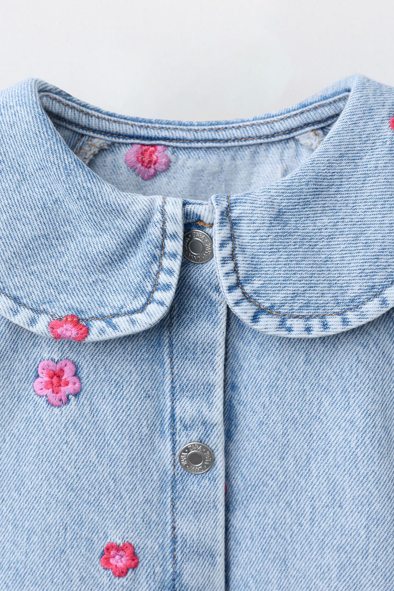 Vestido jean flores bordadas