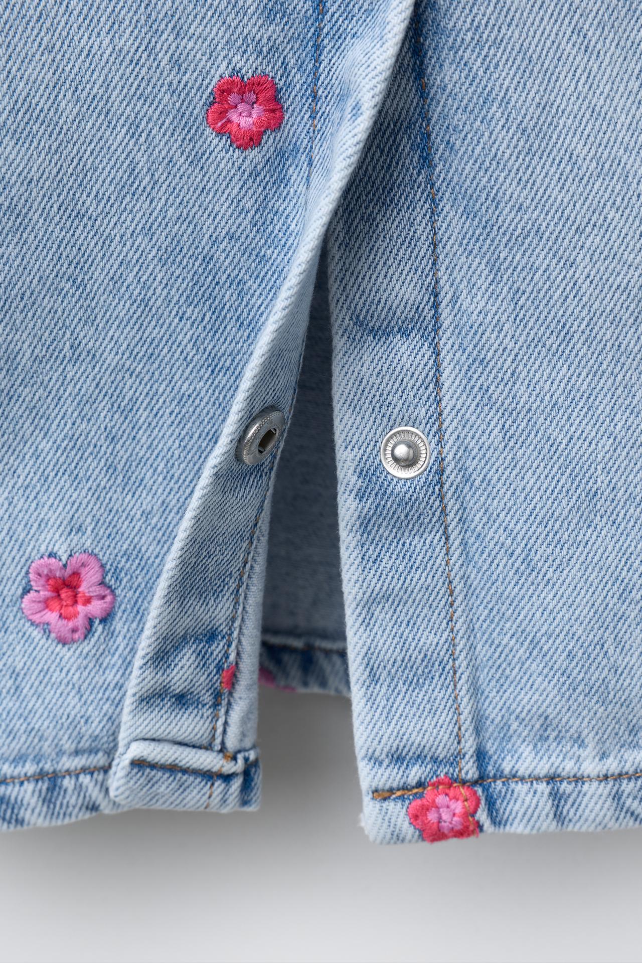Vestido jean flores bordadas