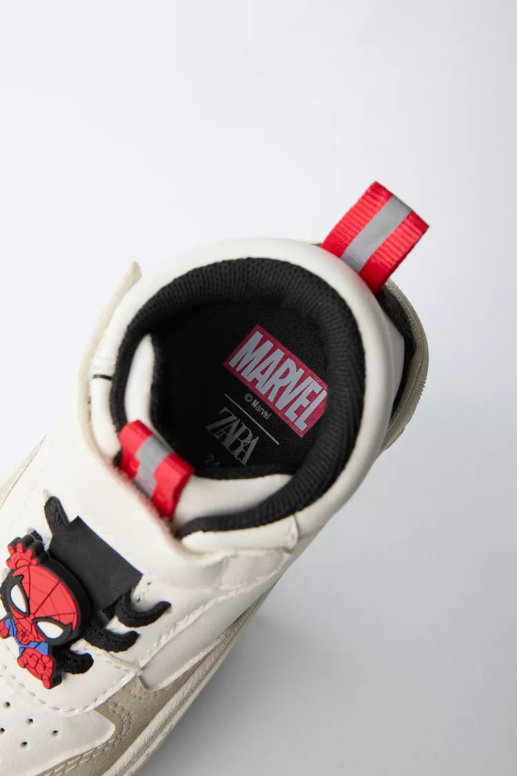 BOTIN DEPORTIVO THE AVENGERS © MARVEL