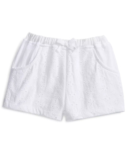 Short blanco con ojales