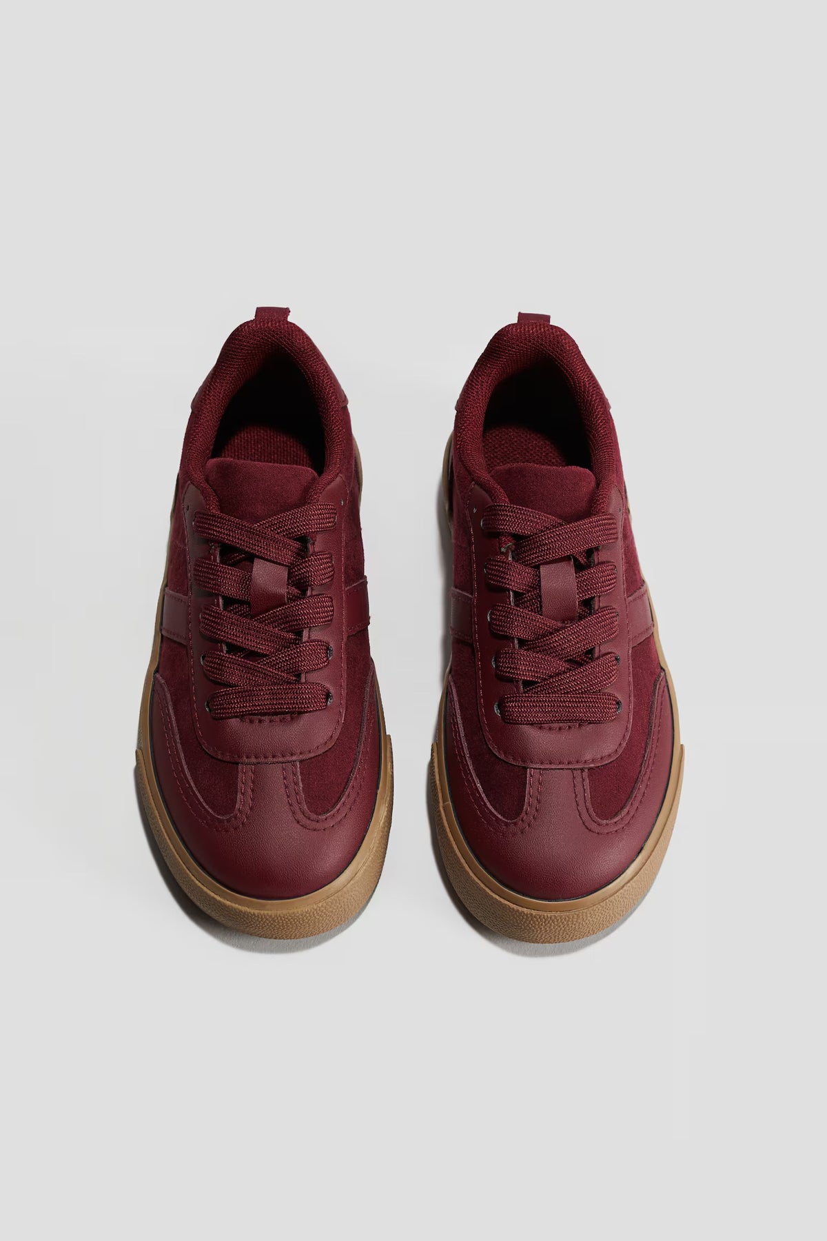Zapato color vino