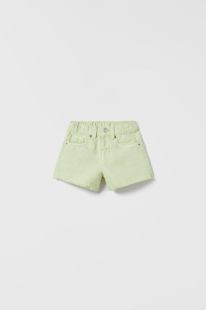 Short jean mom fit