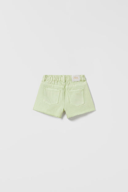 Short jean mom fit