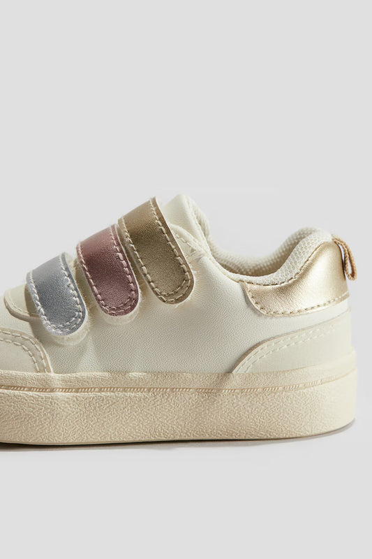 Zapato brillo metalizado