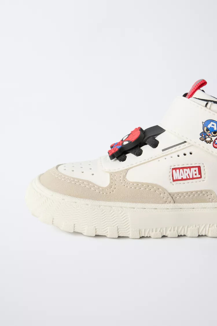 BOTIN DEPORTIVO THE AVENGERS © MARVEL