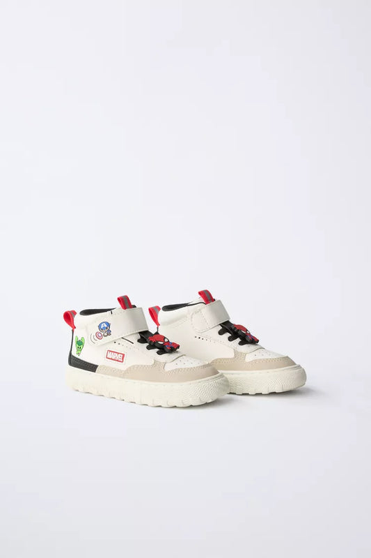 BOTIN DEPORTIVO THE AVENGERS © MARVEL