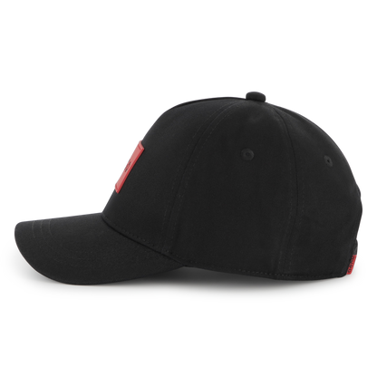 Gorra negra con logo Hugo