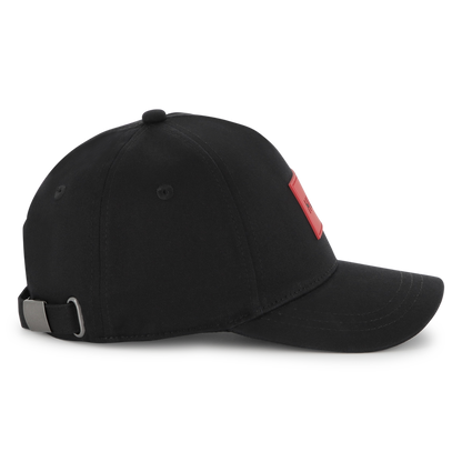 Gorra negra con logo Hugo