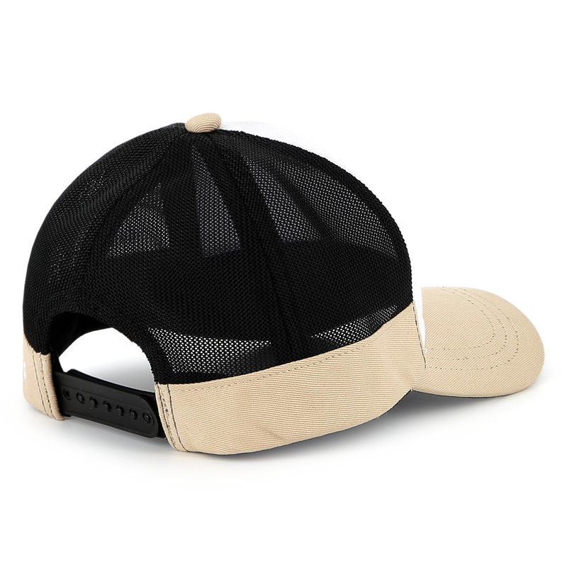 Gorra ajustable con malla