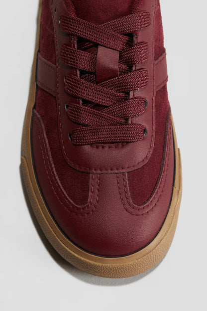 Zapato color vino