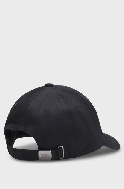 Gorra con logo bordado